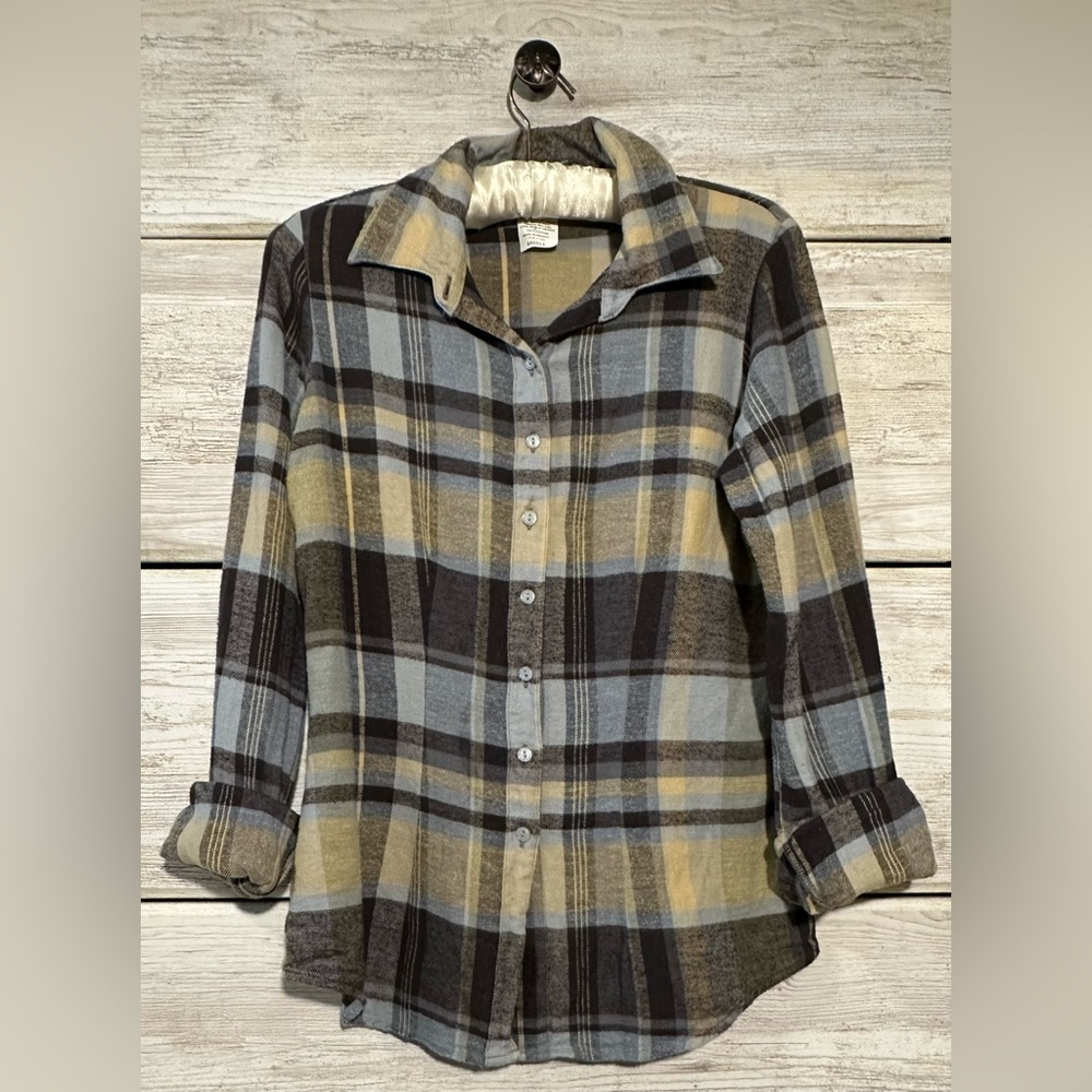 Delia’s Long Sleeved Flannel - Picture 2 of 3